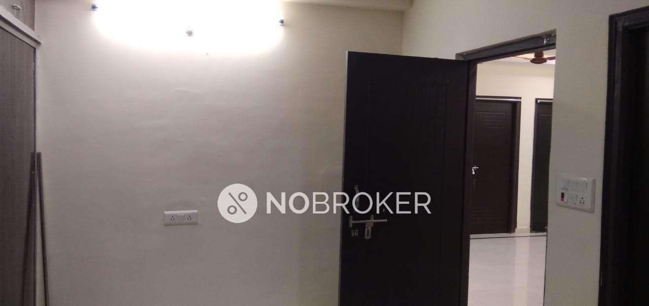 2 BHK Flat In Venkatadhri Heights For Sale  In Chowdariguda,