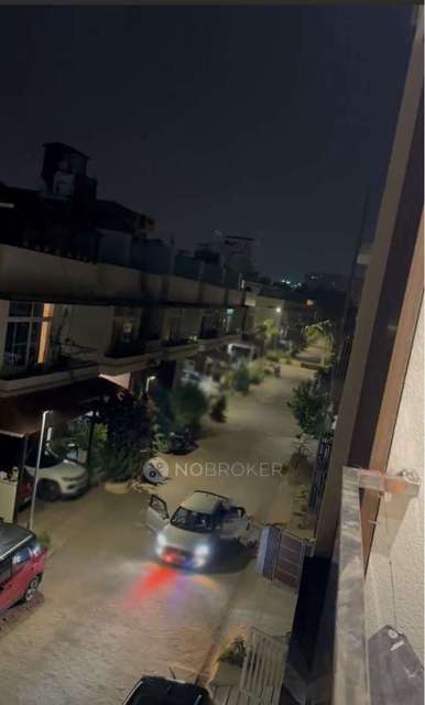 4+ BHK Flat For Sale  In The Lake View Address