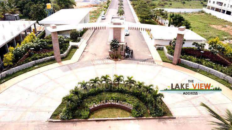 4+ BHK Flat For Sale  In The Lake View Address