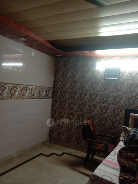 3 BHK Flat In Sadtnalone Building   For Sale  In Naya Ganj