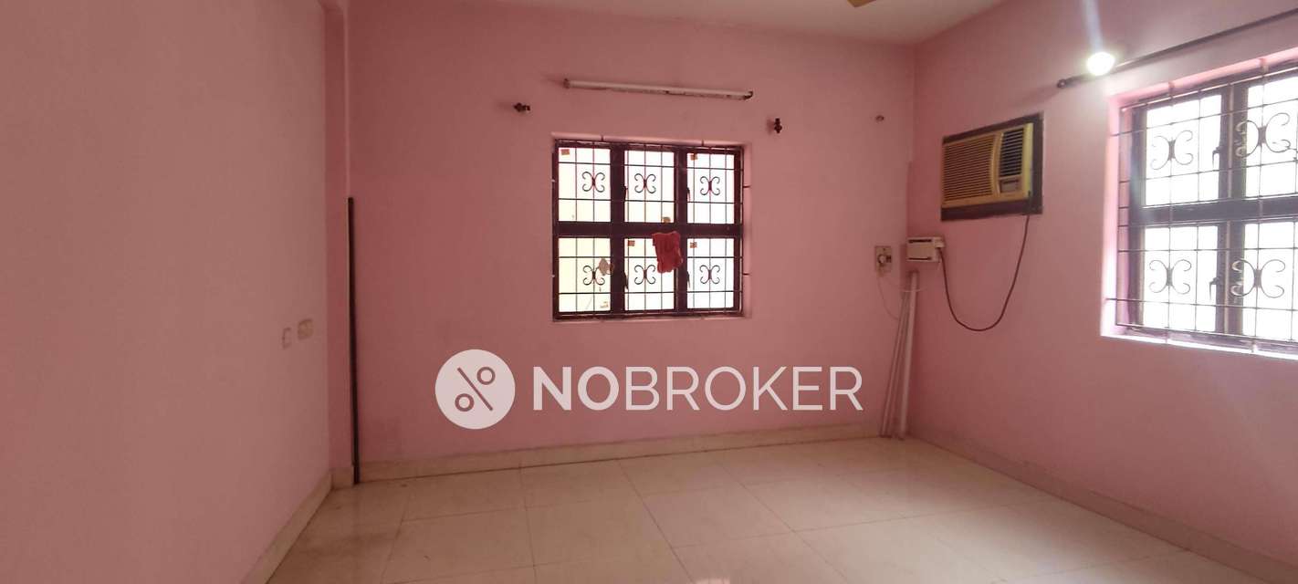 3 BHK Flat In Bhrathiar Kudil   For Sale  In West Mambalam