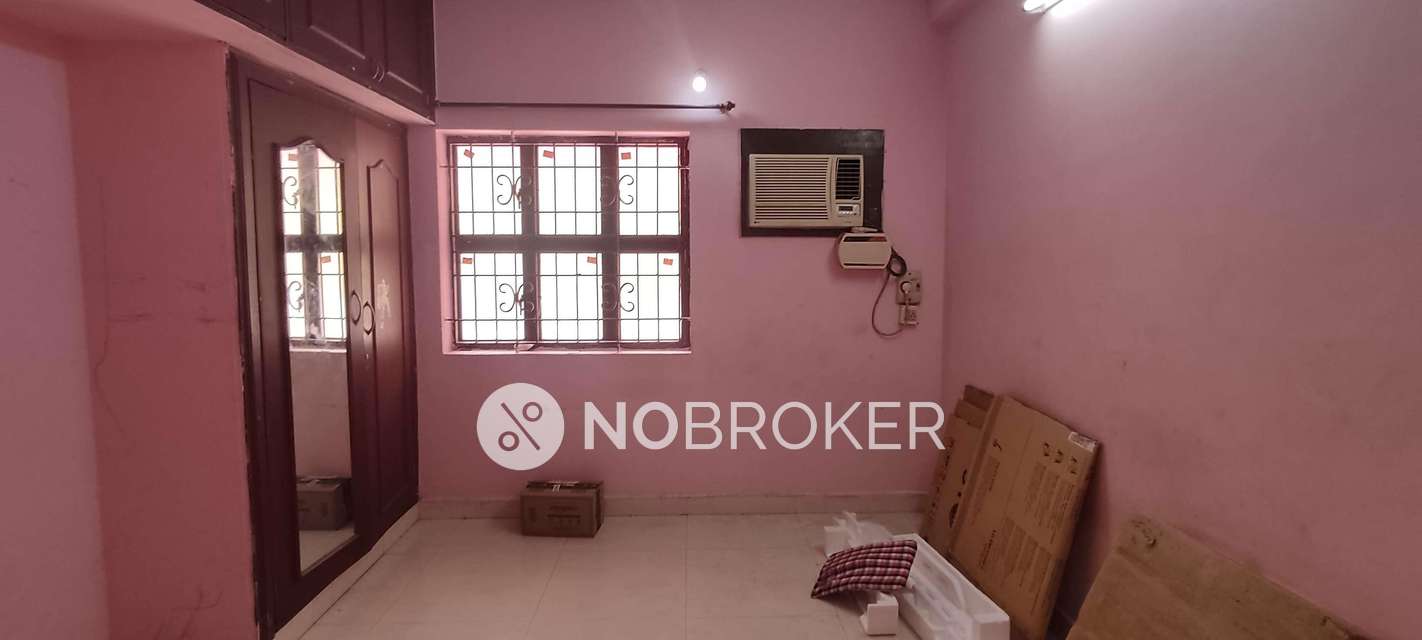 3 BHK Flat In Bhrathiar Kudil   For Sale  In West Mambalam