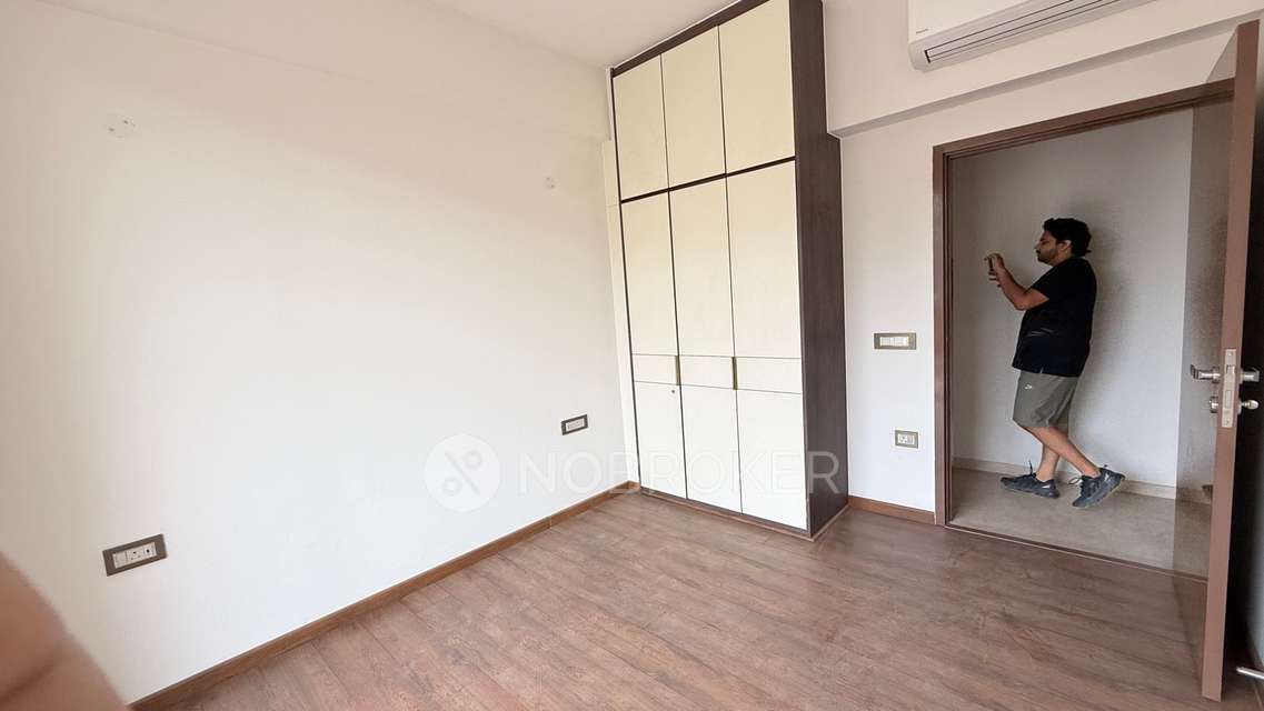 4+ BHK Flat In Dlf Phase 3 for Rent  In Sector 24