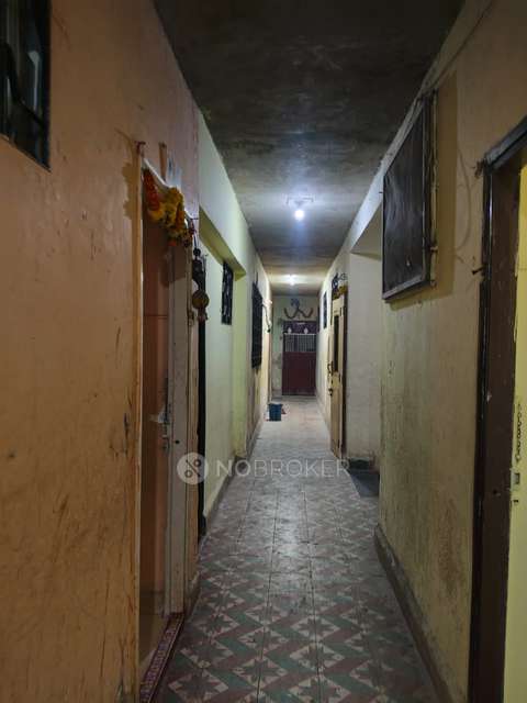 2 BHK Flat In Mahavir Chs Vashi For Sale  In Juhu Village