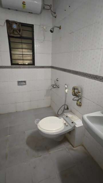 Shared Room for Female In 3 BHK  In Salisbury Park In Pune Cantonment