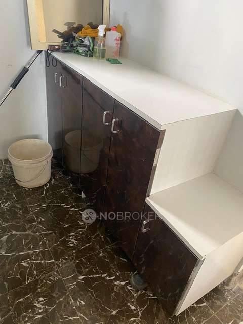 2 BHK Flat In K Merchant Parson Bhuvan Chs, Girgaon For Sale  In Girgaon