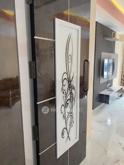 2 BHK Flat In K Merchant Parson Bhuvan Chs, Girgaon For Sale  In Girgaon