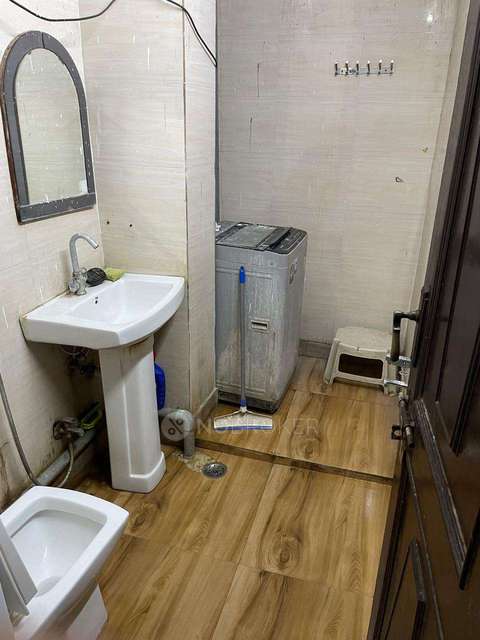 PG for Girls in Mukherjee Nagar