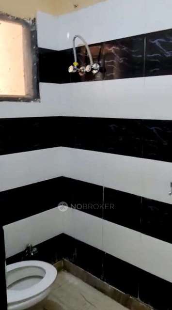 2 BHK Flat In Standalone Building  For Sale  In Shahdara