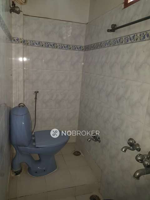 4 BHK Flat For Sale  In Nallakunta