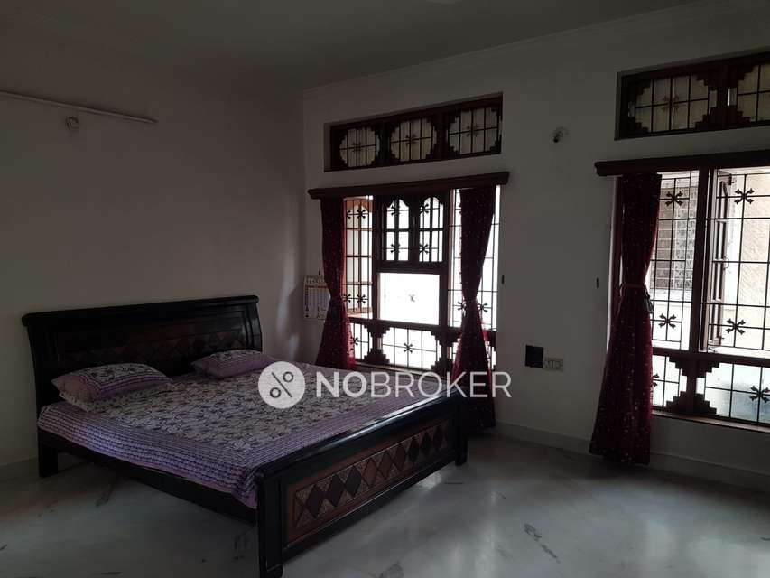 4 BHK Flat For Sale  In Nallakunta