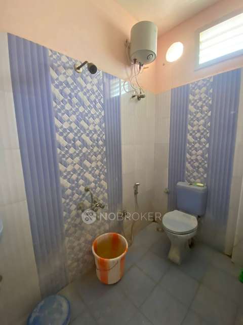 3 BHK Flat In Anirudh Prashanth Castle For Sale  In Pallikaranai