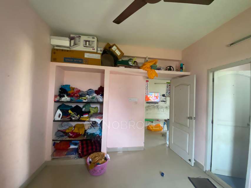 3 BHK Flat In Anirudh Prashanth Castle For Sale  In Pallikaranai