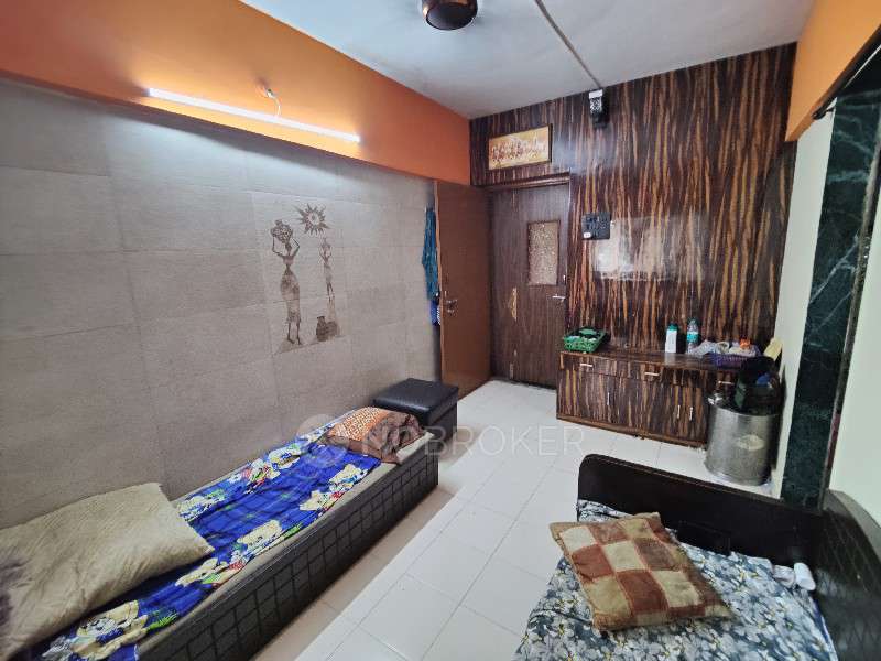 1 RK Flat In Dheeraj Kaveri Chs For Sale  In Malad West