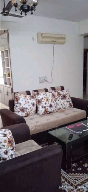 2 BHK Flat In Regency Zeenath Apartments for Rent  In Somajiguda