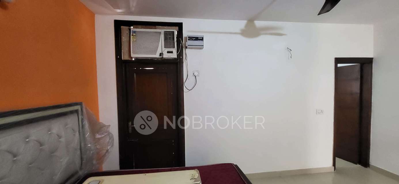 1 BHK Flat for Rent  In Sector 43