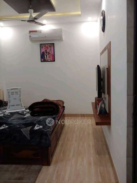 2 BHK Flat In Rwa A5b Janakpuri for Rent  In Bank Of Baroda