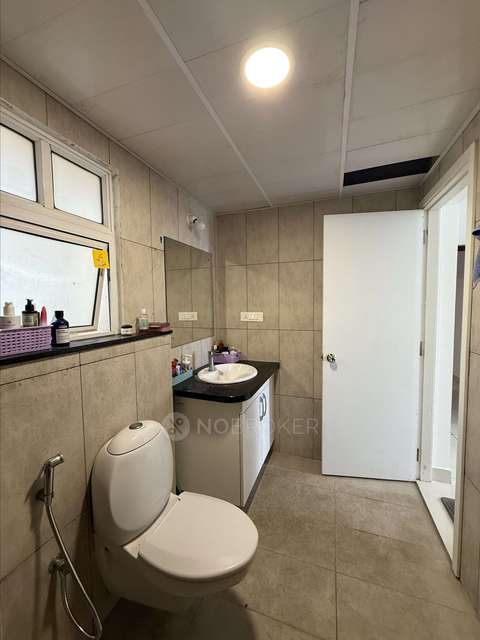 2 BHK Flat In Prestige Lakeside Habitat, For Sale  In Varthur