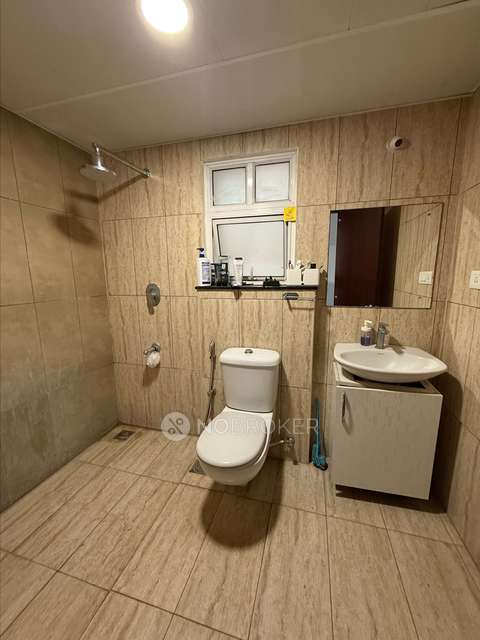 2 BHK Flat In Prestige Lakeside Habitat, For Sale  In Varthur