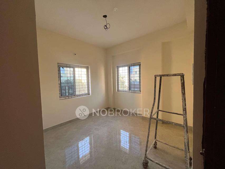 2 BHK Flat In Vaishnavi  Apartment  For Sale  In Kukatpally