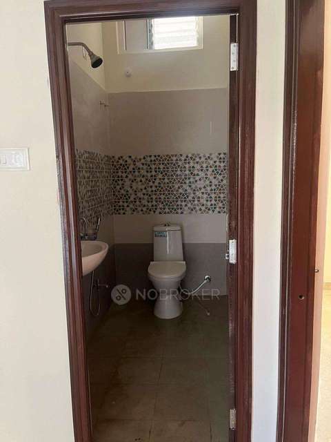 2 BHK Flat In Vaishnavi  Apartment  For Sale  In Kukatpally