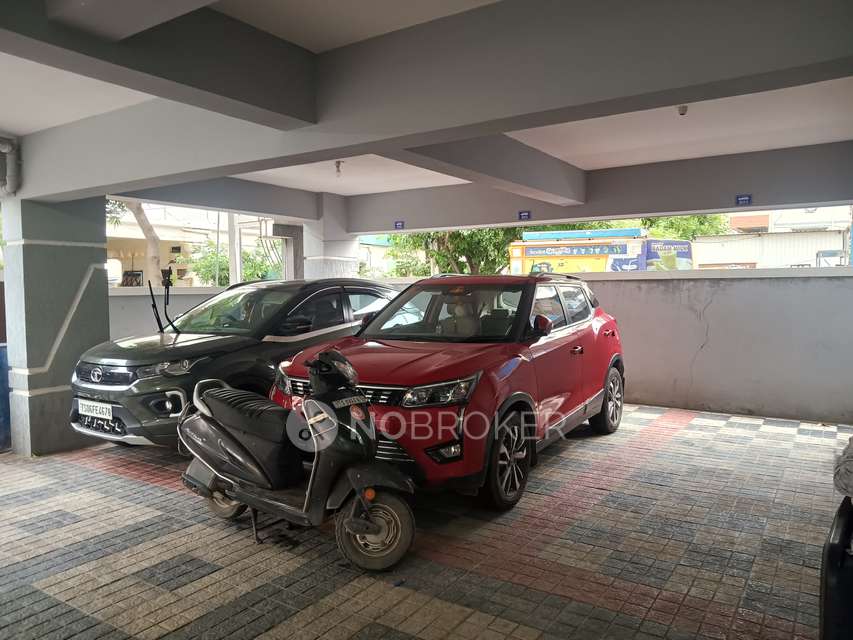 2 BHK Flat In Vaishnavi  Apartment  For Sale  In Kukatpally