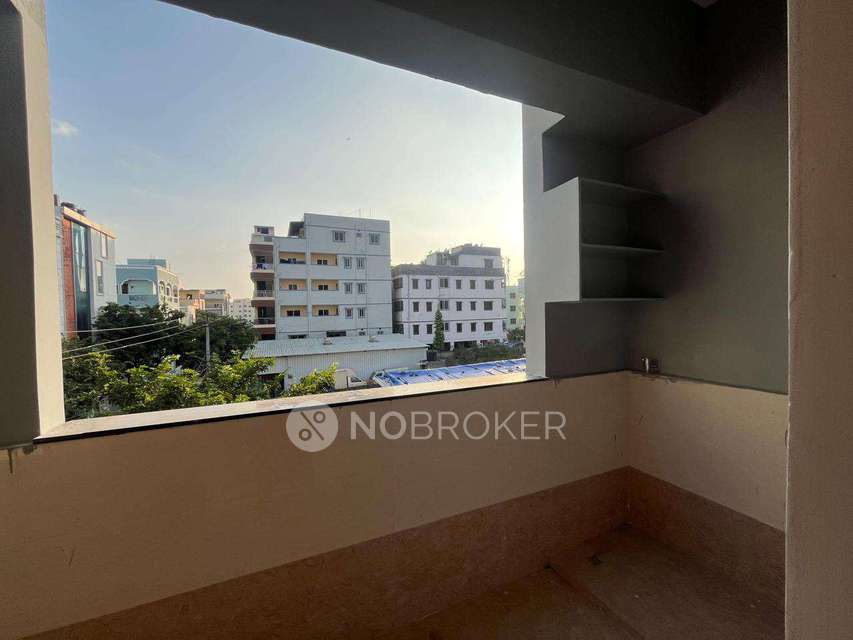 2 BHK Flat In Vaishnavi  Apartment  For Sale  In Kukatpally