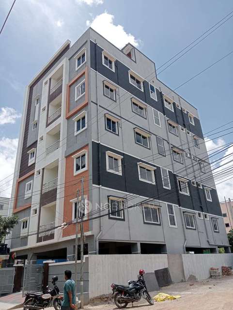 2 BHK Flat In Vaishnavi  Apartment  For Sale  In Kukatpally