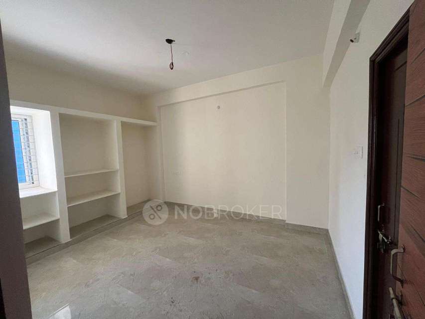 2 BHK Flat In Vaishnavi  Apartment  For Sale  In Kukatpally