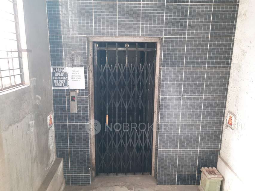 1 BHK Flat For Sale  In  Barkatpura