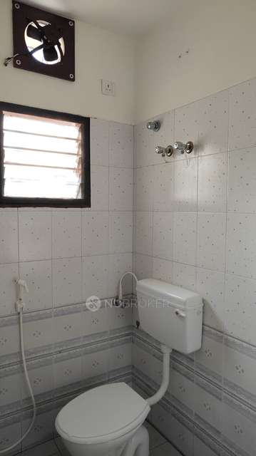2 BHK Flat In S N Anirudh Apartment For Sale  In Kottivakkam