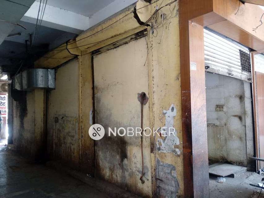 Shop in Rajouri Garden, Delhi for sale 