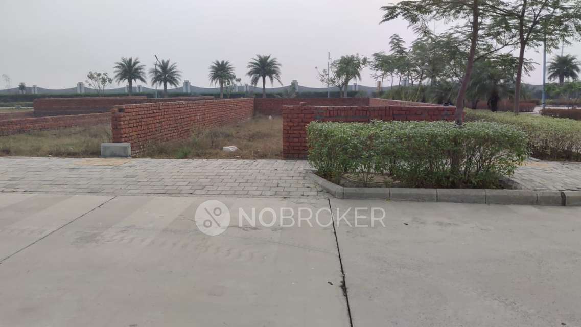 Plot For Sale  In Amtek Sports Complex In Sector -20