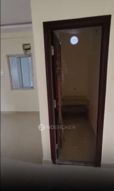 2 BHK Flat In Sri Sai Plaza Block A,b,c &d Mallampet For Sale  In Bachupally,