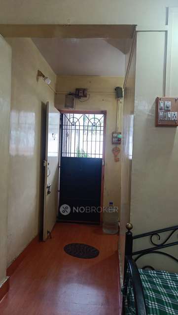 Shared Room for Female In 1 RK  In Atharav Apts In Shaniwar Peth