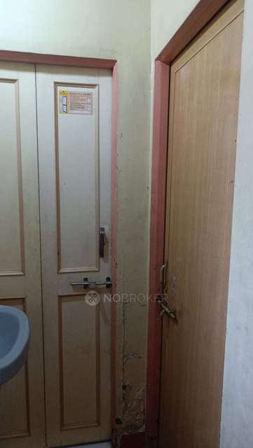 Shared Room for Female In 1 RK  In Atharav Apts In Shaniwar Peth