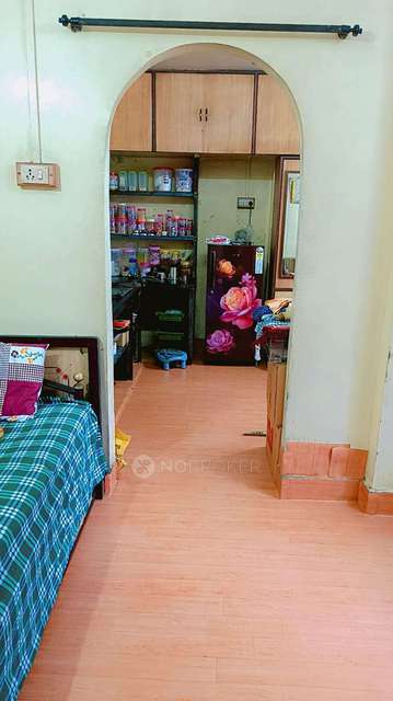 Shared Room for Female In 1 RK  In Atharav Apts In Shaniwar Peth