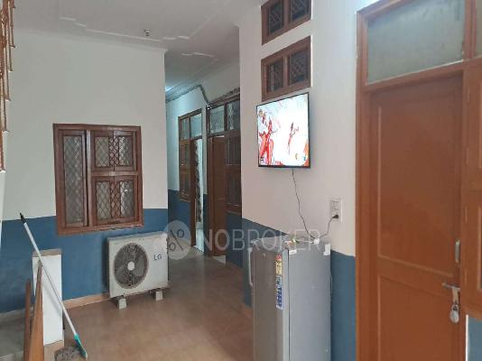 PG for Boys in Sector 28