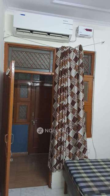 PG for Boys in Sector 28