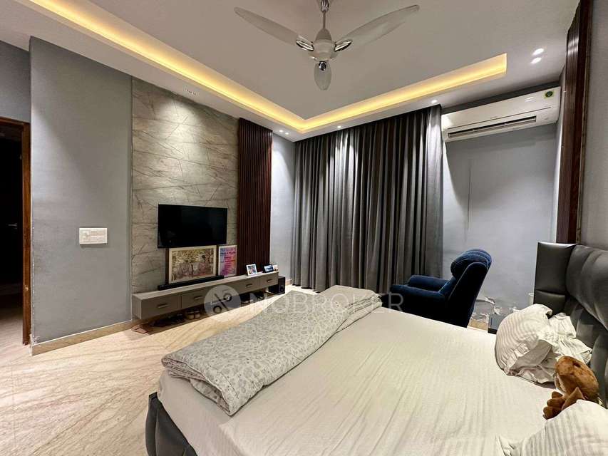 4 BHK Flat In Aparttment For Sale  In Sector 17