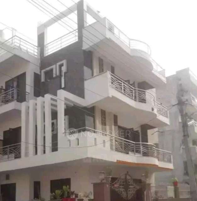 PG for Boys in Sector 43