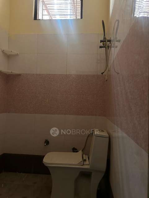 2 BHK Flat In Jagdamba Apartment For Sale  In Sadarpur