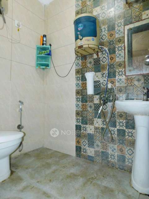 2 BHK Flat In Birla Farm Society For Sale  In Chattarpur 