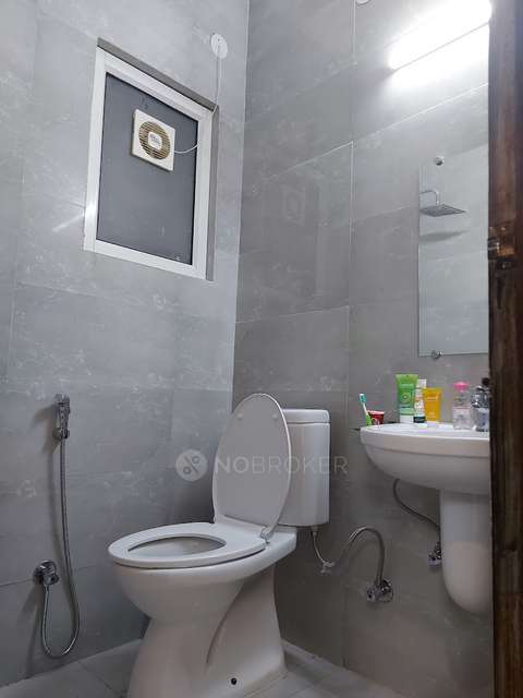 PG for Boys in Knowledge Park Iii