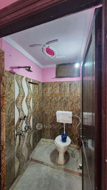 2 BHK Flat In Sb For Sale  In Manglapuri