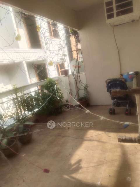 PG for Girls in Kalkaji