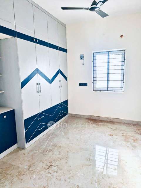2 BHK Flat In North Star For Sale  In Thoraipakkam
