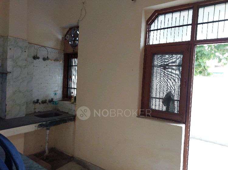 1 BHK House for Rent  In Sector 28