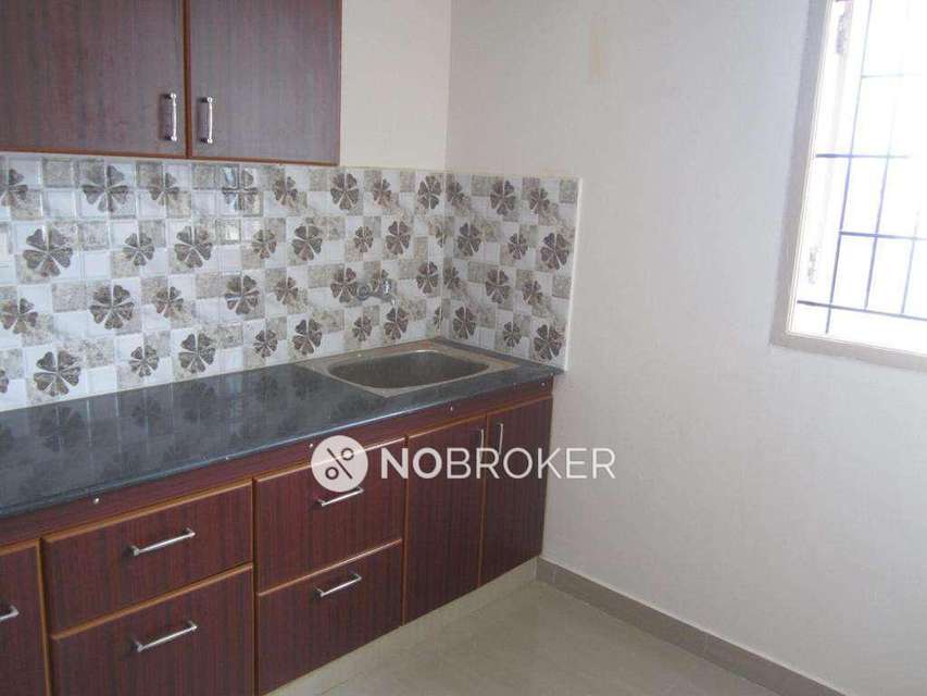 2 BHK Flat In Sarvesh Apartment For Sale  In Medavakkam