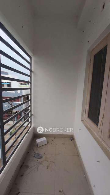 2 BHK Flat In Sarvesh Apartment For Sale  In Medavakkam